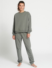 Rethinkit - Ibina Easy Sweatpants - sports pants - gray pine - 5