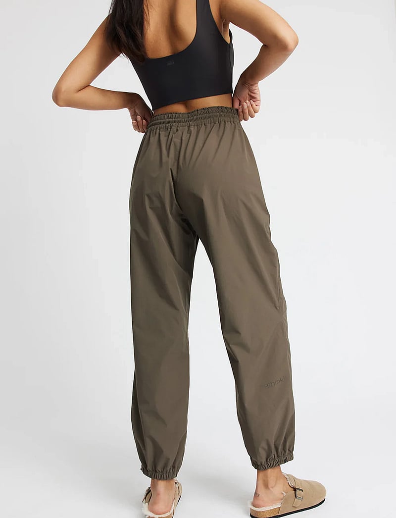 Rethinkit Studios - Track Loose Pants Palma - treeningpüksid - dark brown - 3