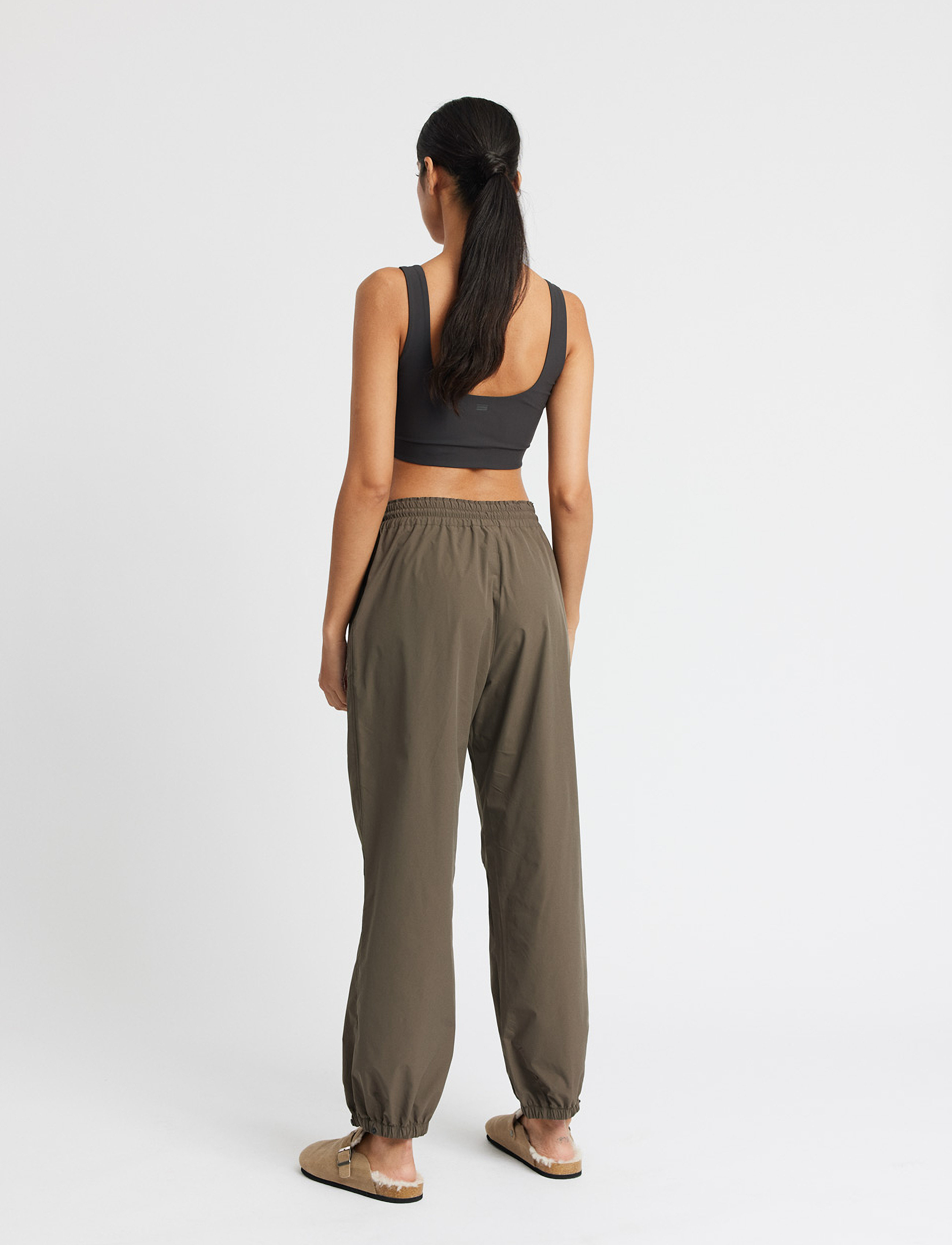 Rethinkit Studios - Track Loose Pants Palma - urheiluhousut - dark brown - 5