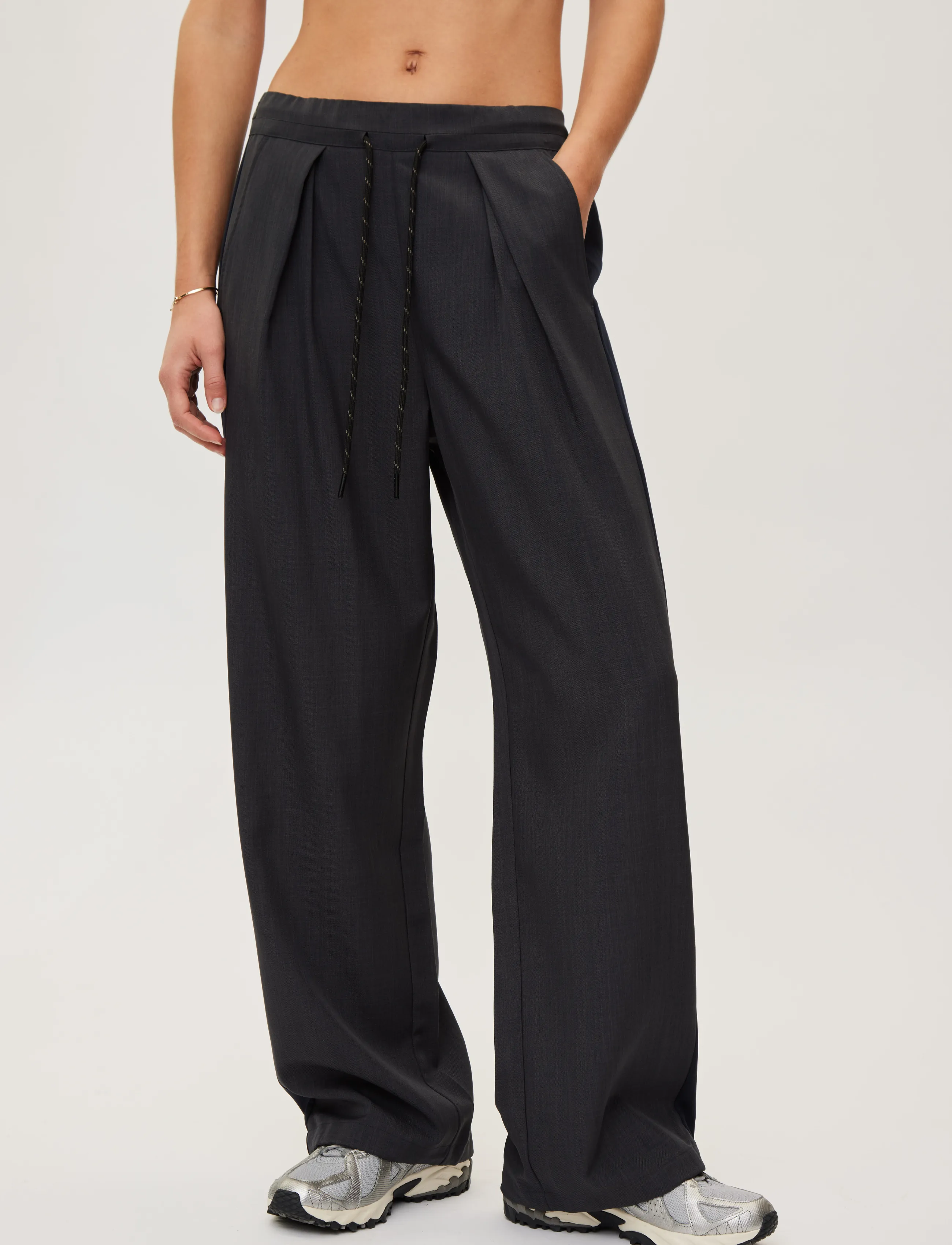 Rethinkit Studios The Sporty Suit Trousers kostymbyxor dam – bild 3