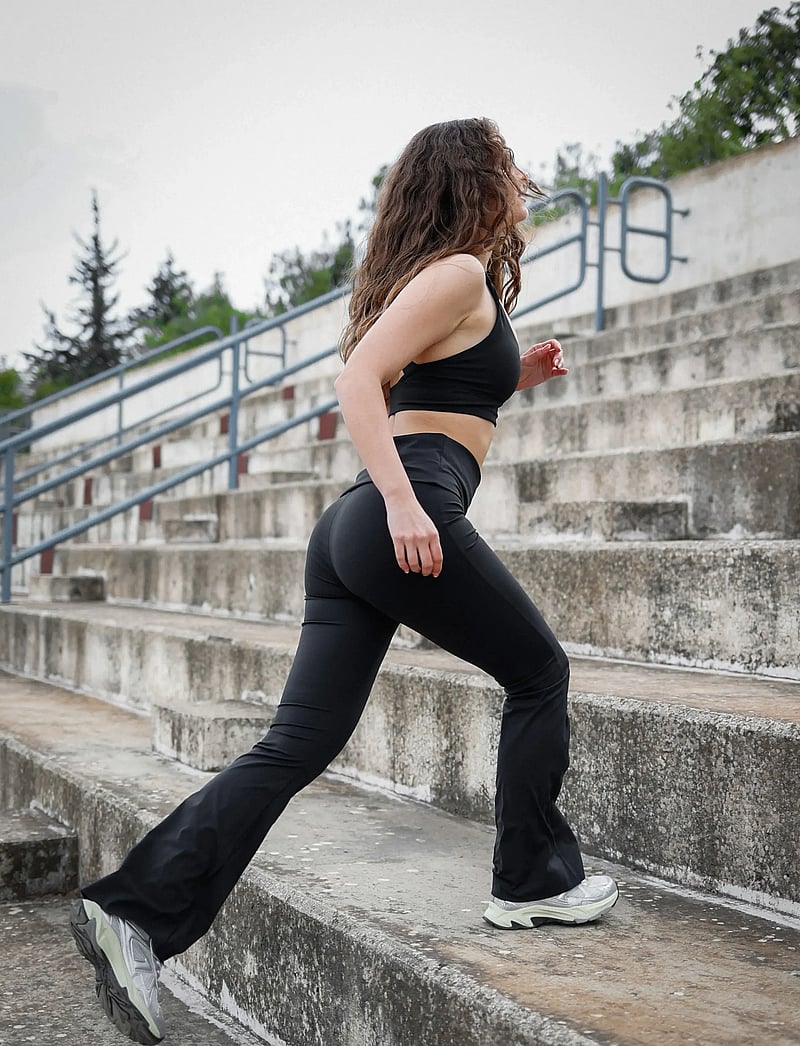 Rethinkit Studios - Butter Soft Flare Tights All day - tights - black - 0