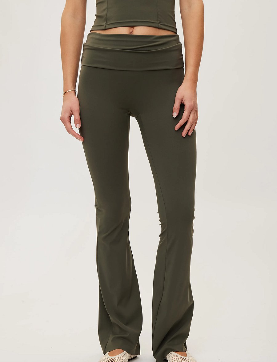 Rethinkit Studios - Butter Soft Flare Tights All day - volle länge - charcoal olive - 3