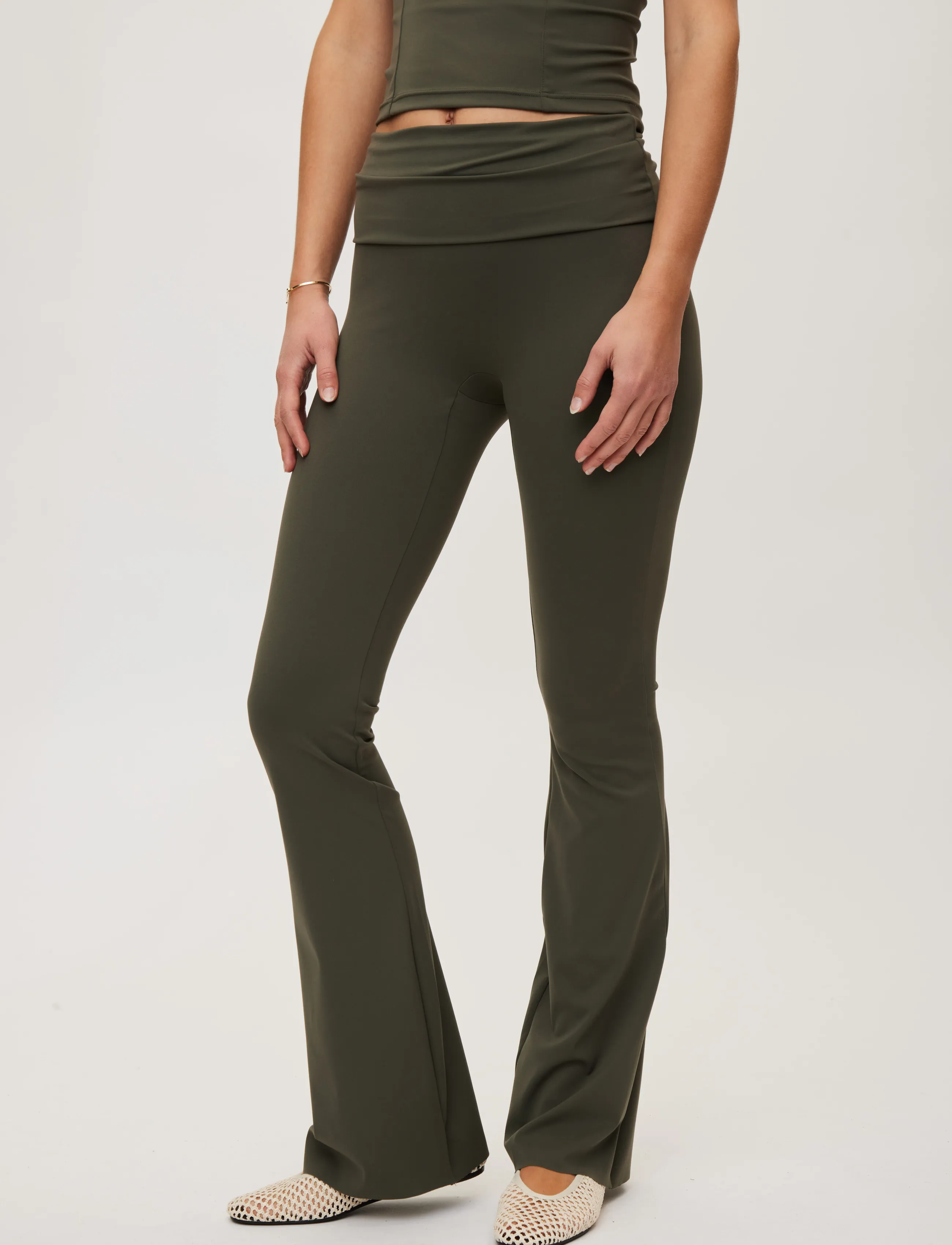 Rethinkit Studios - Butter Soft Flare Tights All day - fuld længde - charcoal olive - 4
