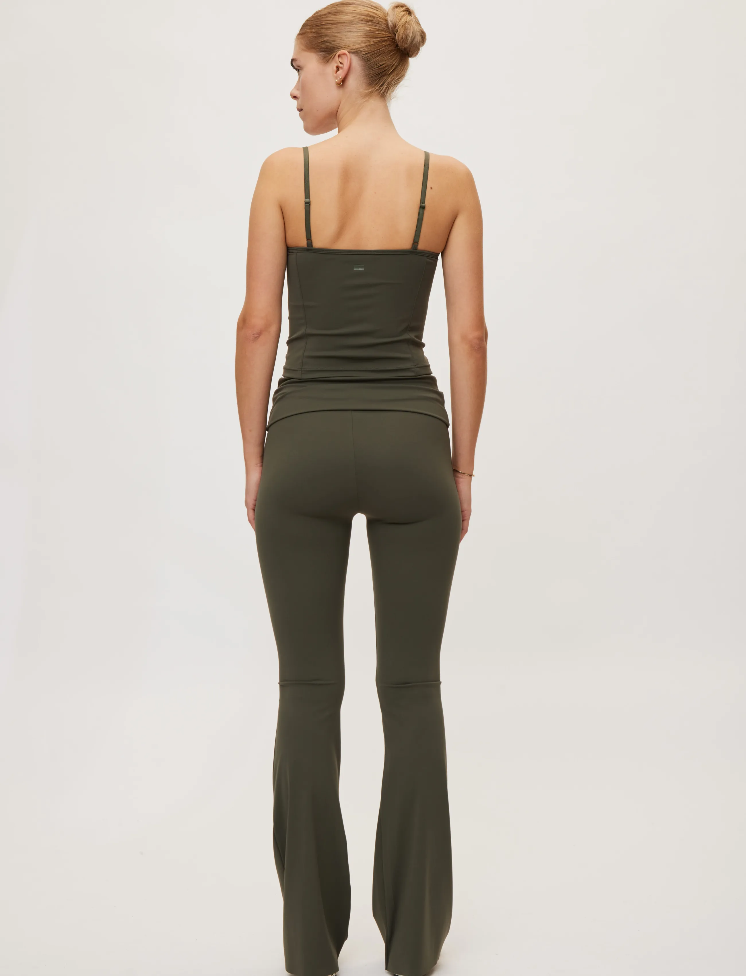 Rethinkit Studios - Butter Soft Flare Tights All day - fuld længde - charcoal olive - 5