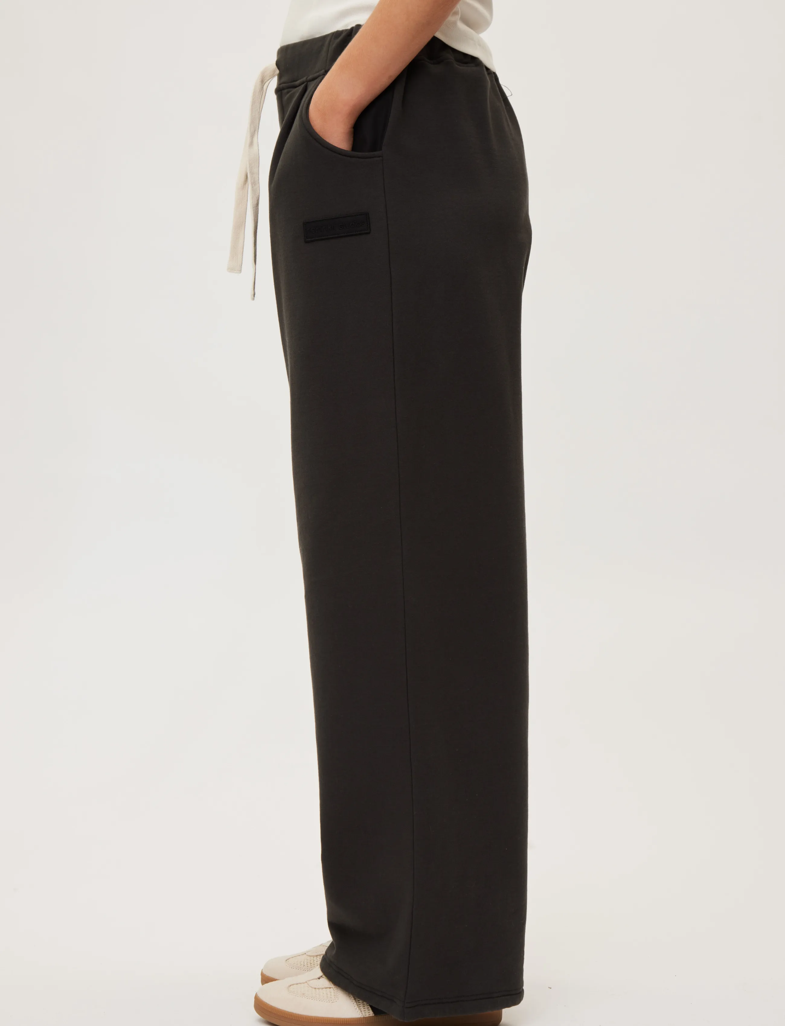 Rethinkit Studios - Sweat Casual Trousers One - joggingbukser - almost black - 3
