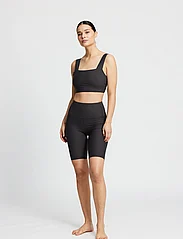Rethinkit - Bike Shorts Gigi - træningsshorts - almost black - 5