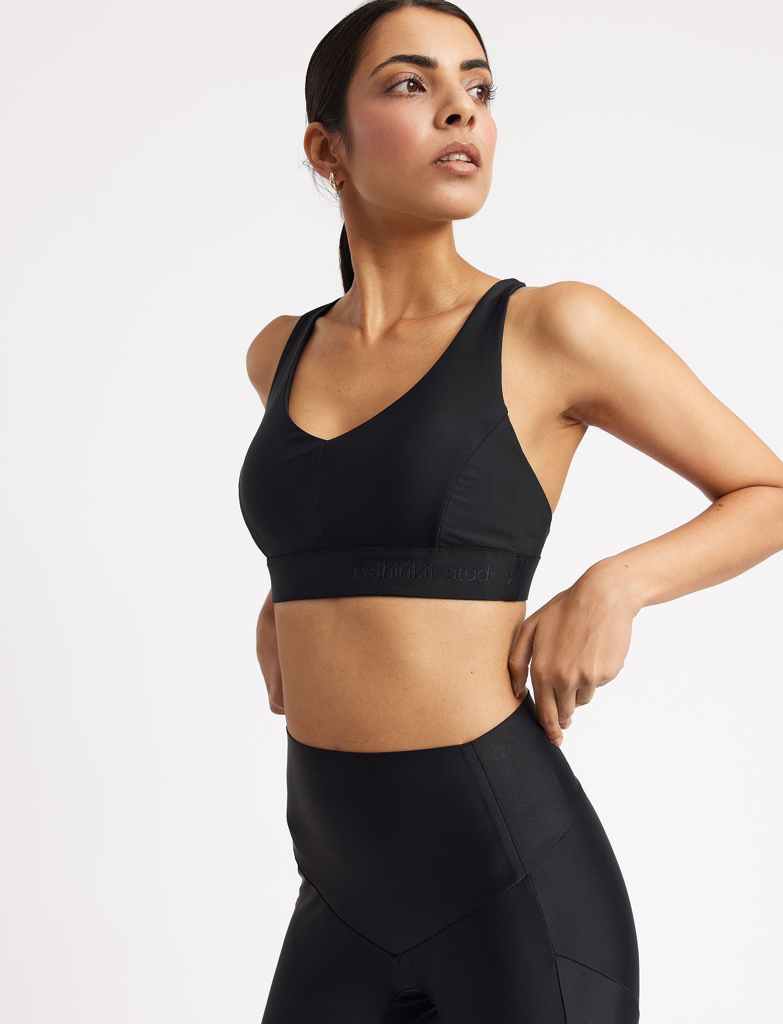 Rethinkit Studios - Sports Bra Multi Cross Seville - medium støtte - black - 4