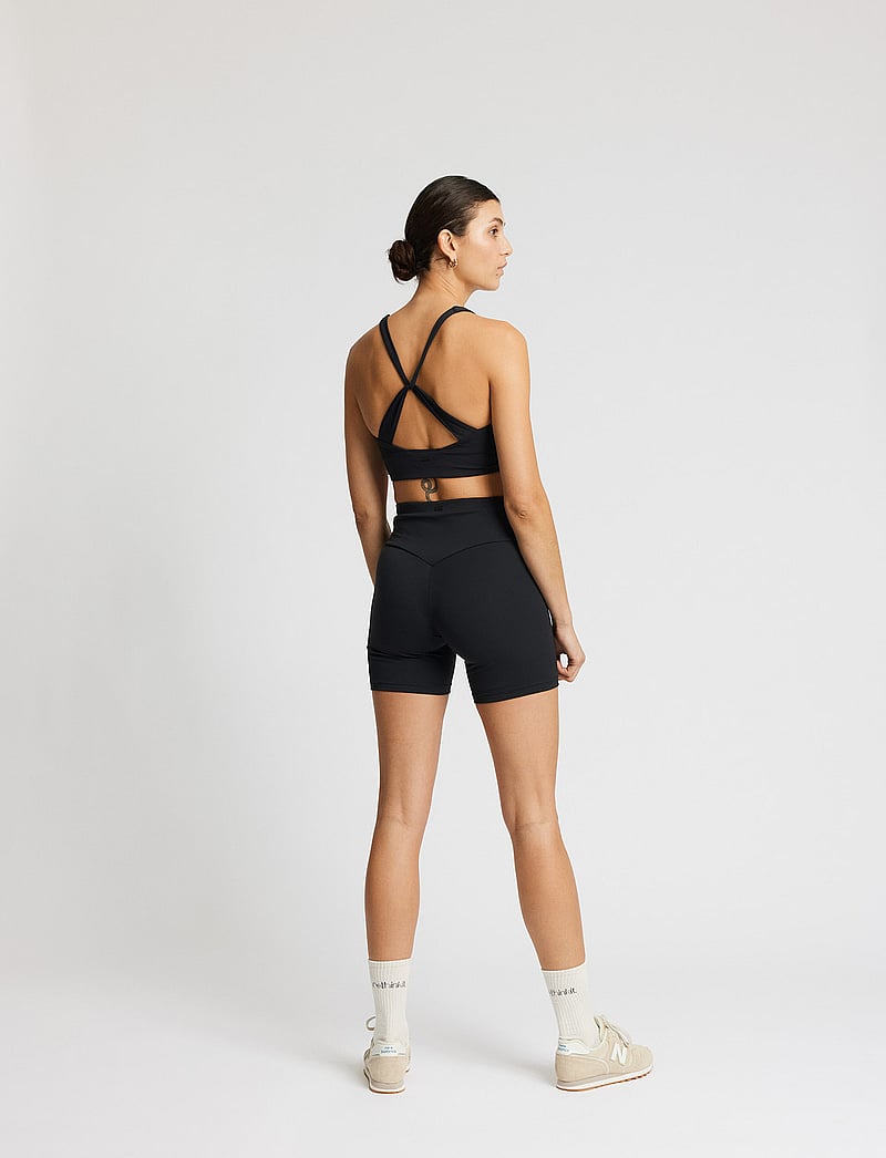 Rethinkit Studios - Butter Soft Sports Bra Seinna - medium support - black - 3