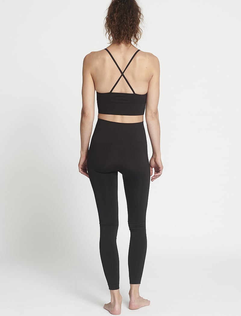 Rethinkit Studios - Hilde Seamless sports bra - medium - almost black - 3