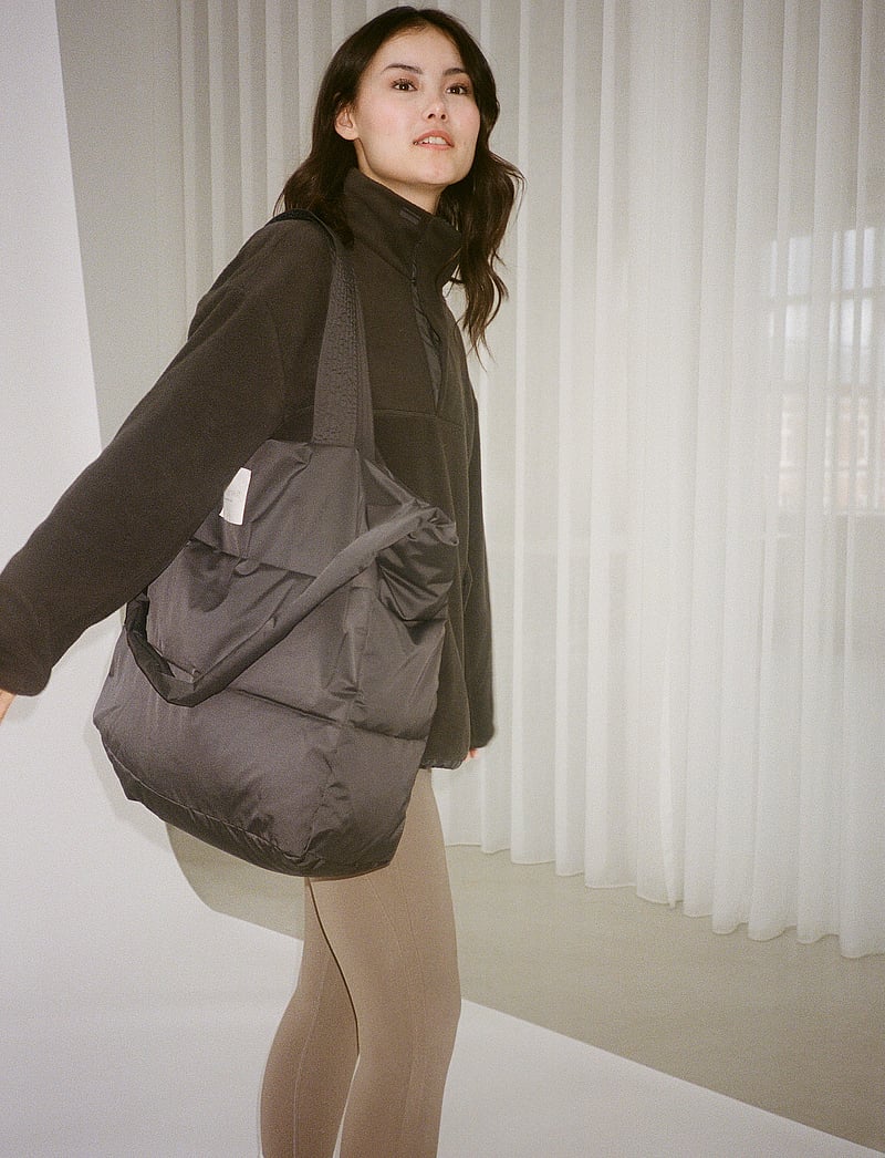 Rethinkit Studios - Shopper Tote Bag Shelter - tote bags - almost black - 0