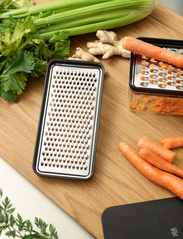 RIG-TIG - Grate-it grater with container - rivjern - black - 3