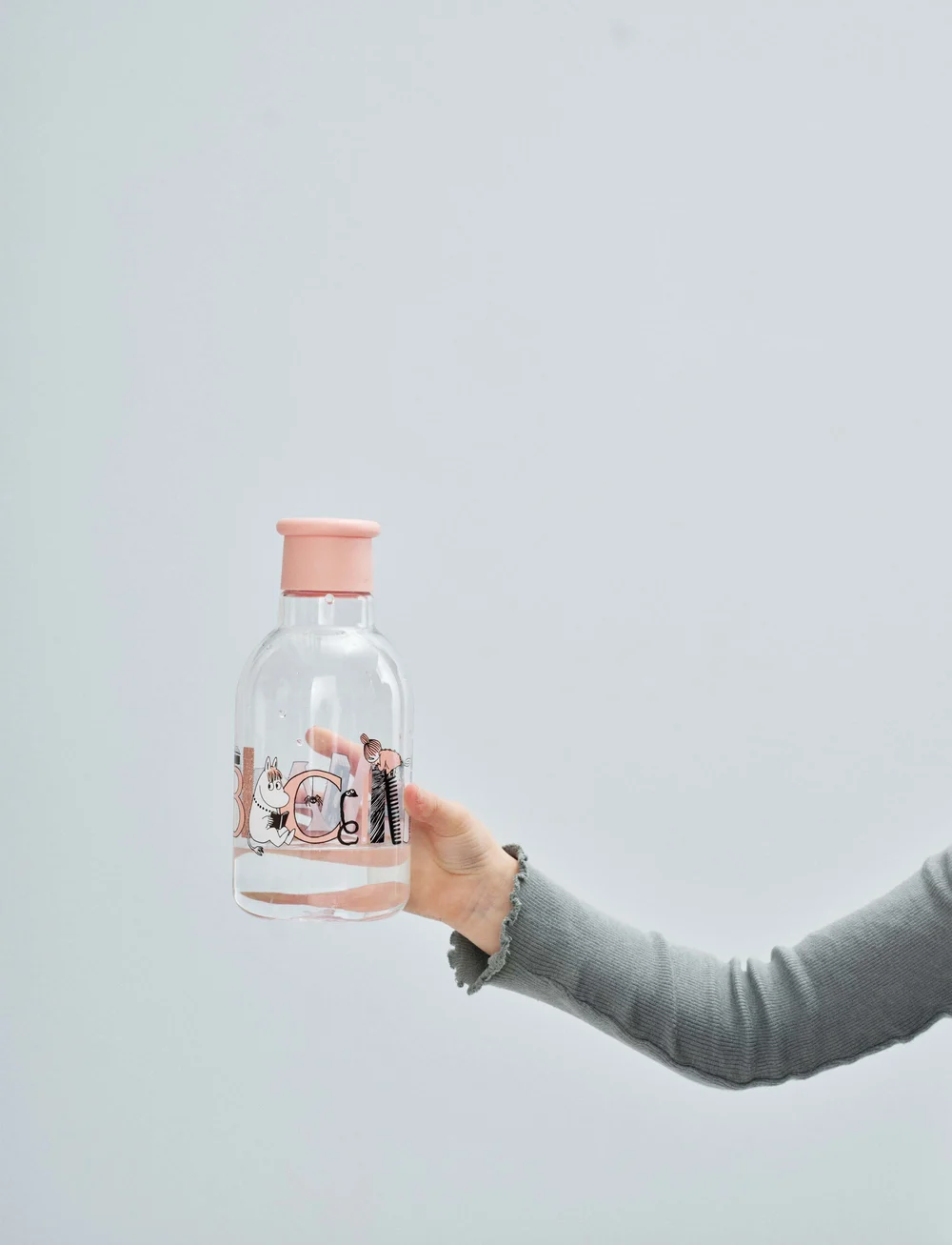 RIG-TIG - Moomin ABC dricksflaska 0.5 l. Moomin salmon - bouteilles à eau et bouteilles en verre - salmon - 1