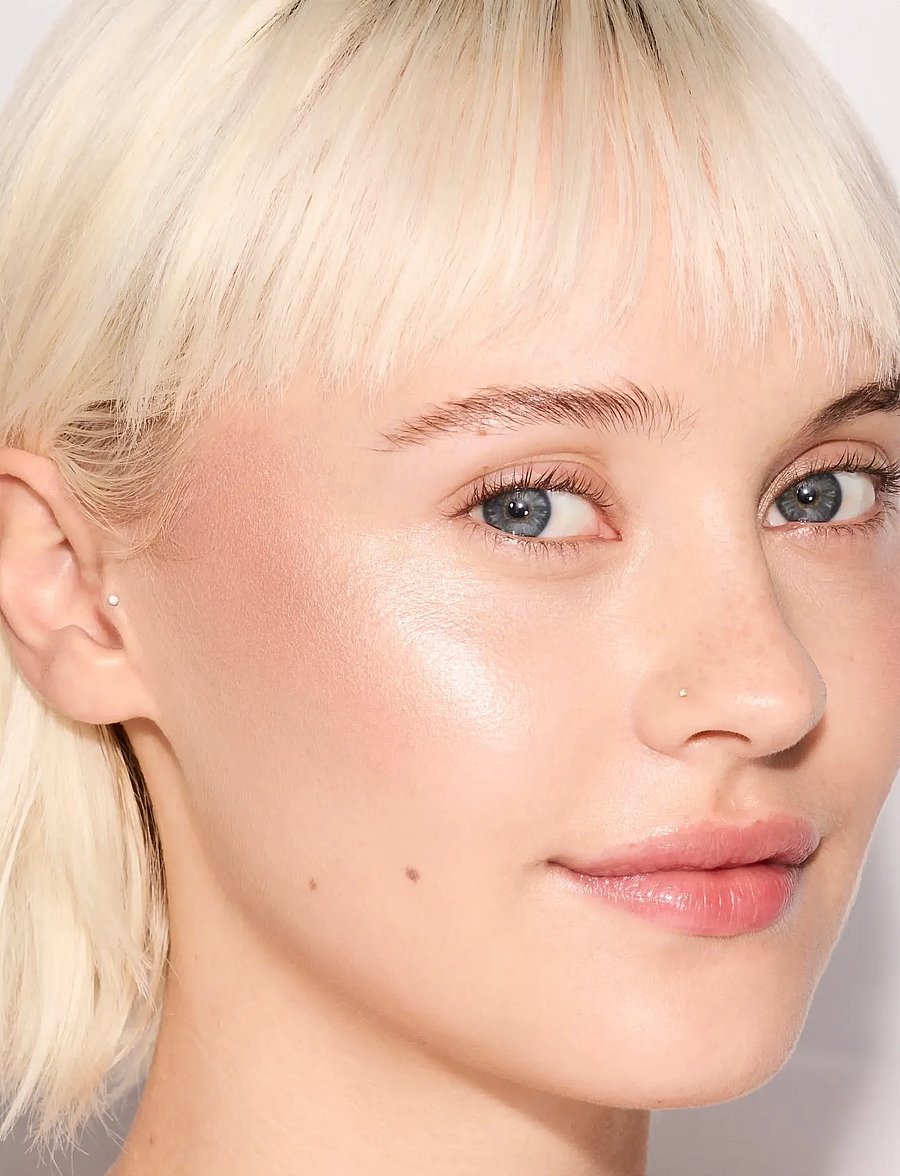 Rimmel - Turbocharged Glow - makeup - 004 chelsea glow - 4