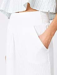 Rip Curl - IBIZA WIDE LEG PANT - odzież imprezowa w cenach outletowych - white - 6