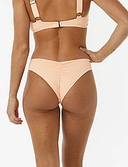 Rip Curl - CLASSIC SURF CHEEKY PANT - bikinihousut - bright peach - 3