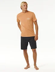 Rip Curl - STAPLER TEE - short-sleeved t-shirts - clay - 4