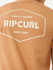 Rip Curl - STAPLER TEE - short-sleeved t-shirts - clay - 5