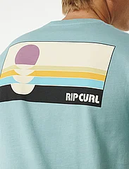Rip Curl - SURF REVIVIAL PEAKING TEE - laveste priser - dusty blue - 4