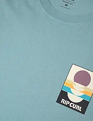 Rip Curl - SURF REVIVIAL PEAKING TEE - short-sleeved t-shirts - dusty blue - 6