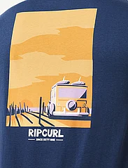 Rip Curl - KEEP ON TRUCKING TEE - short-sleeved t-shirts - washed navy - 4