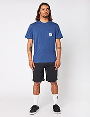 Rip Curl - SURF PARADISE BADGE TEE - laagste prijzen - washed navy - 3