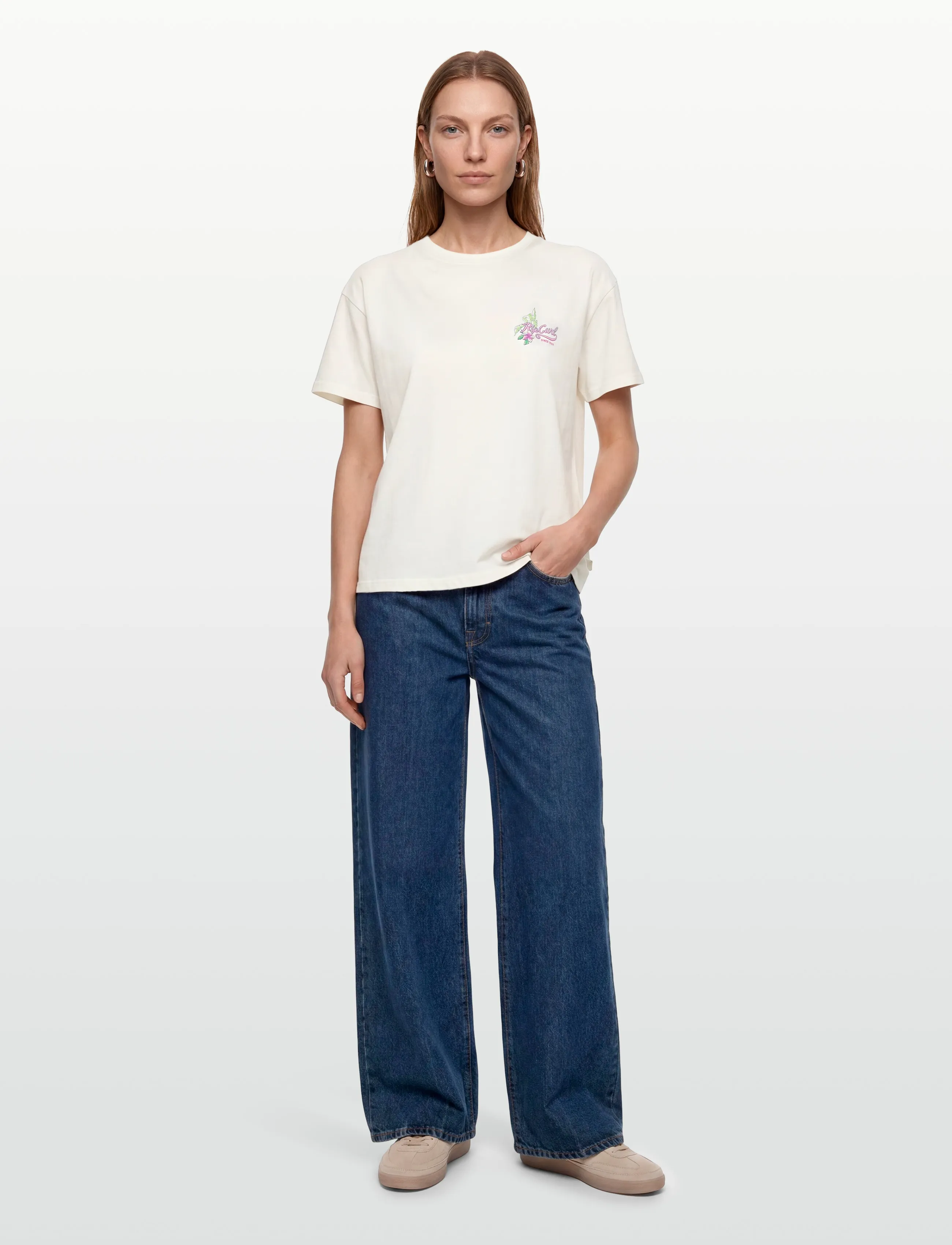 Rip Curl Saloon Relaxed Tee, L, Cream, Sports Overdele & T-shirts > Sport T-shirts, Dame