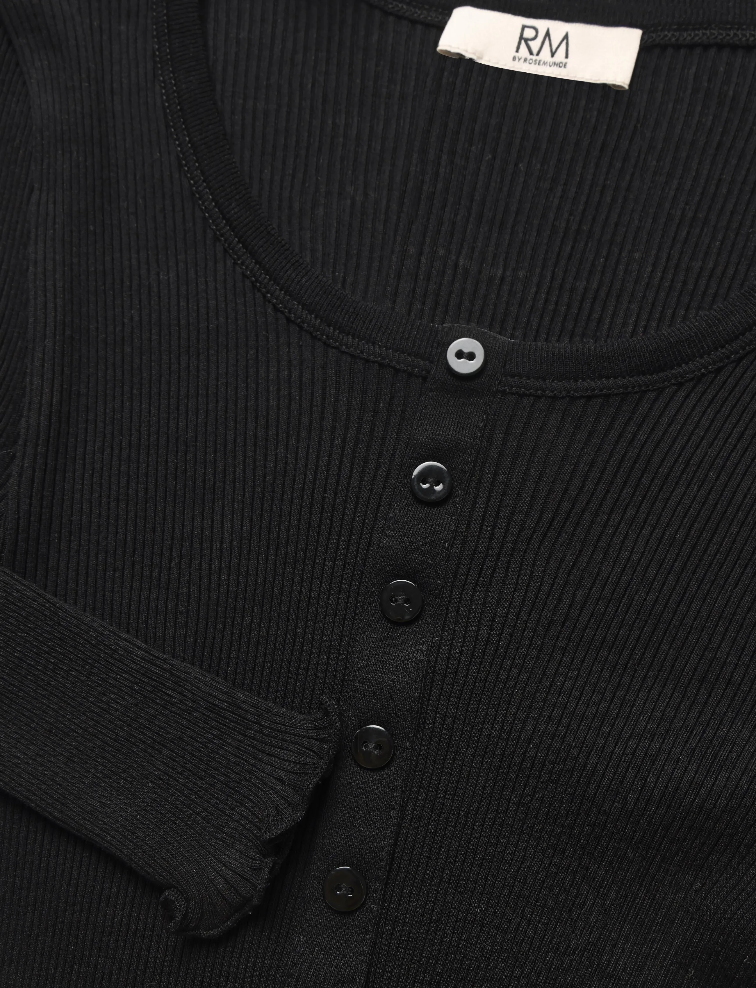 RM By Rosemunde - RMWBalta Modal LS Placket T-shirt - t-shirts & tops - black - 2