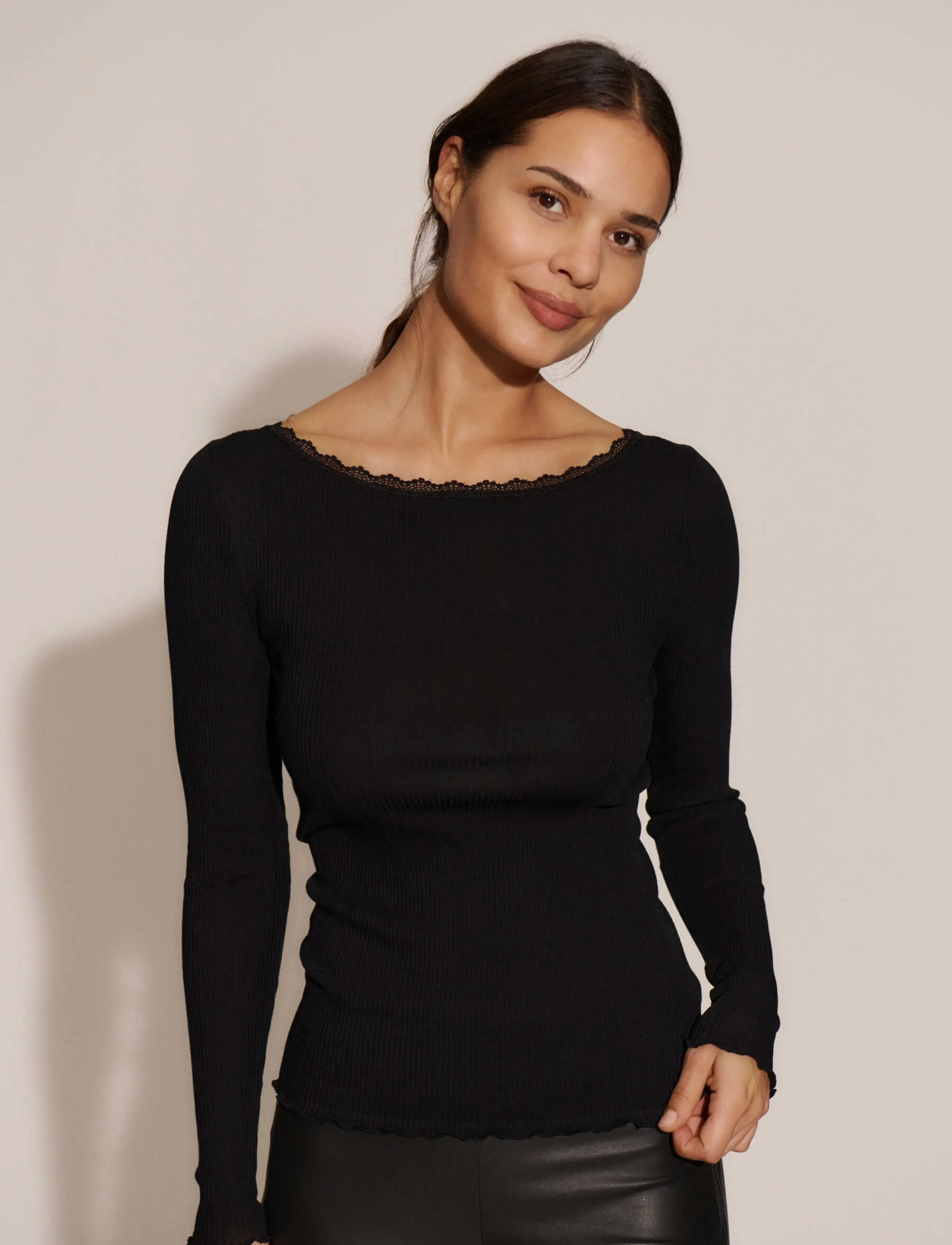 RM By Rosemunde - RMWJohanne Lace LS Wide O-neck - efterårstøj - black - 0