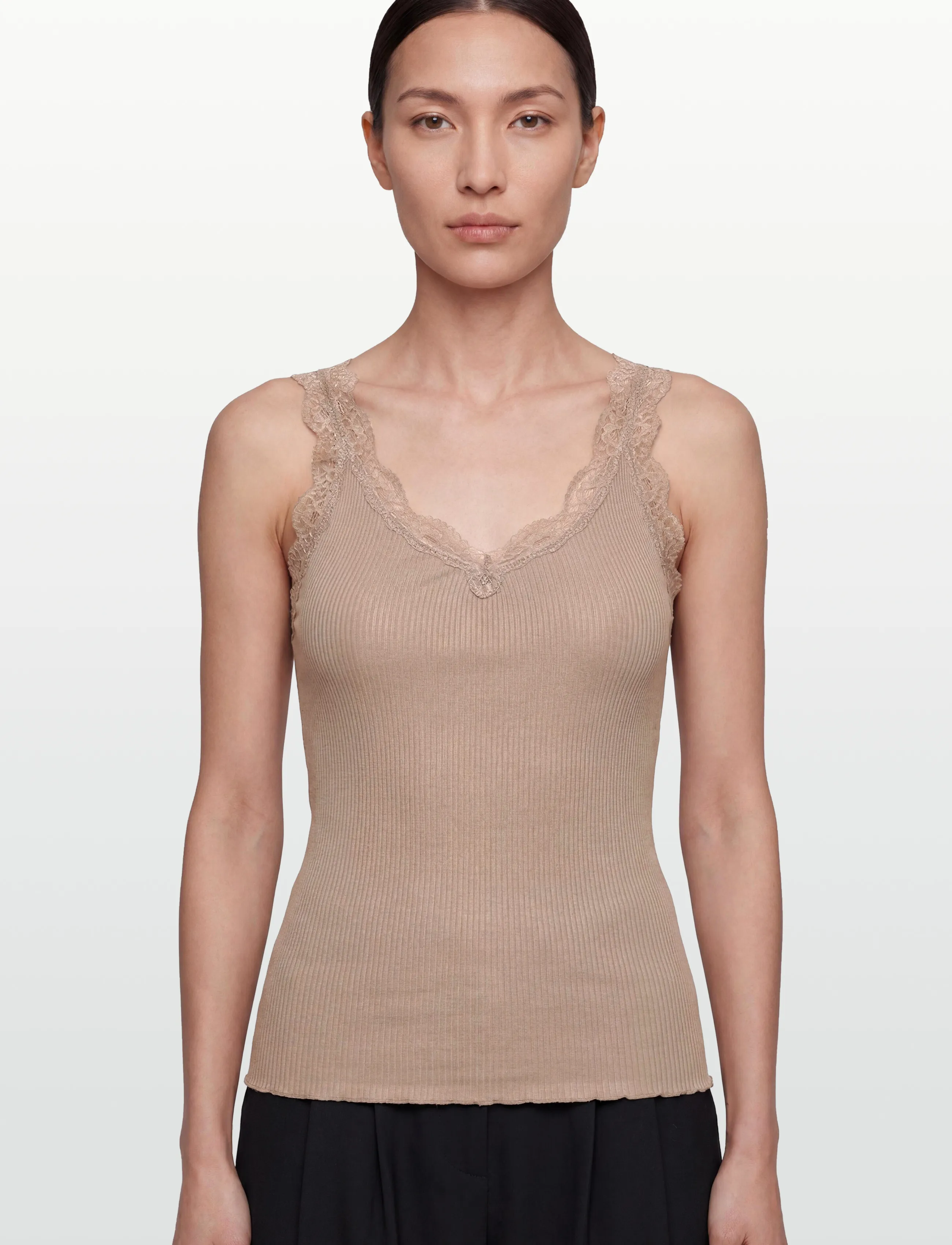RM By Rosemunde - RMWBalta Modal SL V-neck Top - laveste priser - mocha meringue - 3