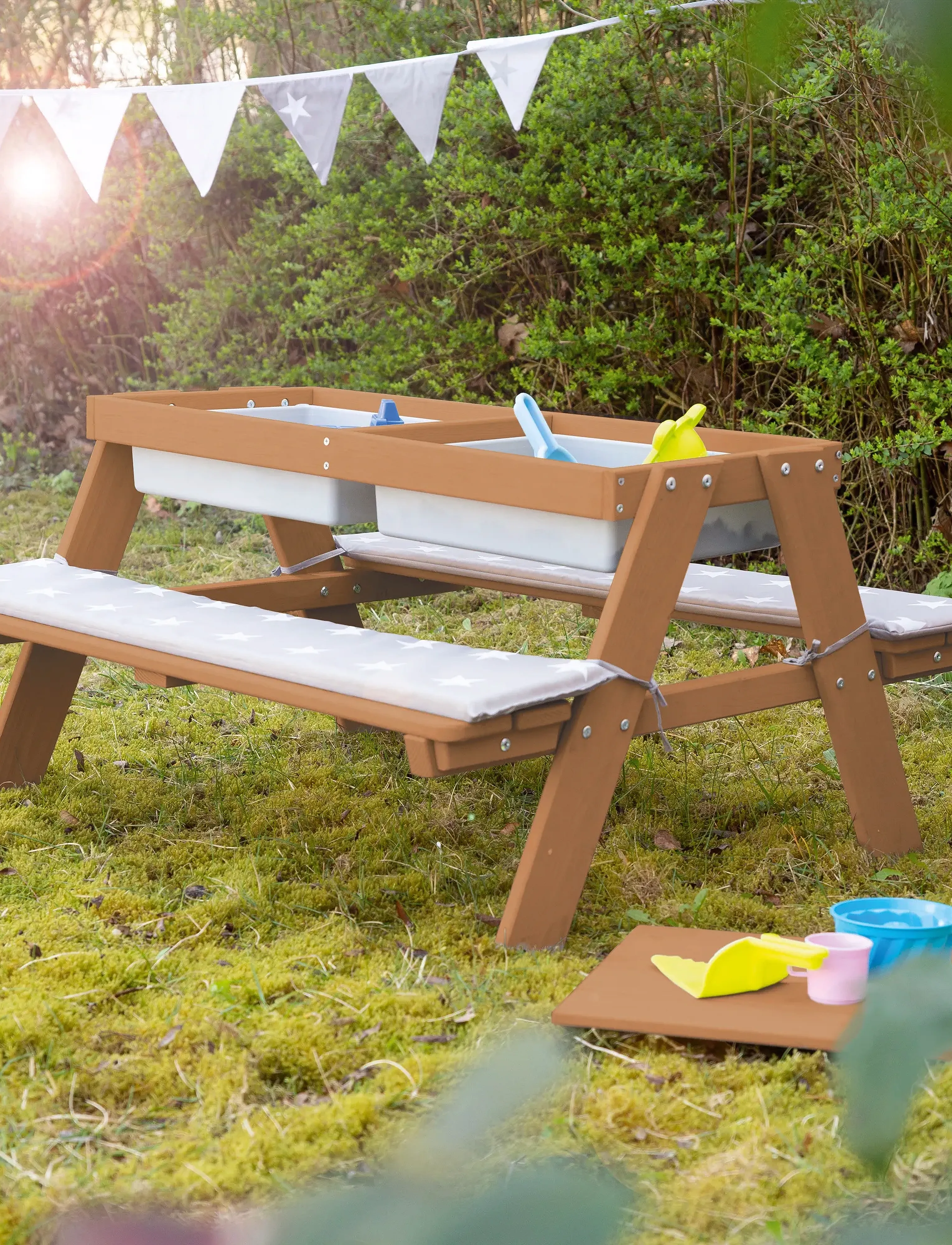 ROBA - Children's Solid Wood Picnic Table With Sand Tub - borde - teakholz farben - 5