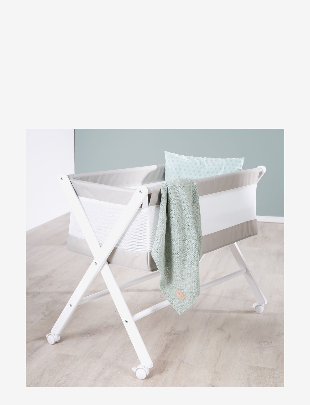 ROBA - Foldable bedside crib - including mattress - tremmesenge - white - 2