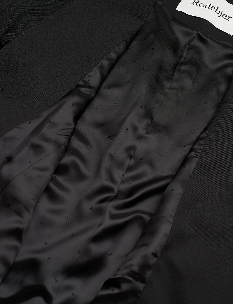 RODEBJER - Rodebjer Faro Fluid - blazer mit gürtel - black - 4