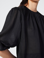 RODEBJER - Rodebjer Shakina - long-sleeved blouses - black - 4
