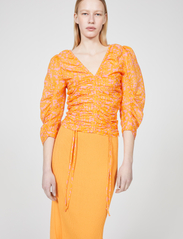 RODEBJER - Rodebjer Venus - blouses met lange mouwen - orange haze - 2