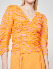 RODEBJER - Rodebjer Venus - long sleeved blouses - orange haze - 3