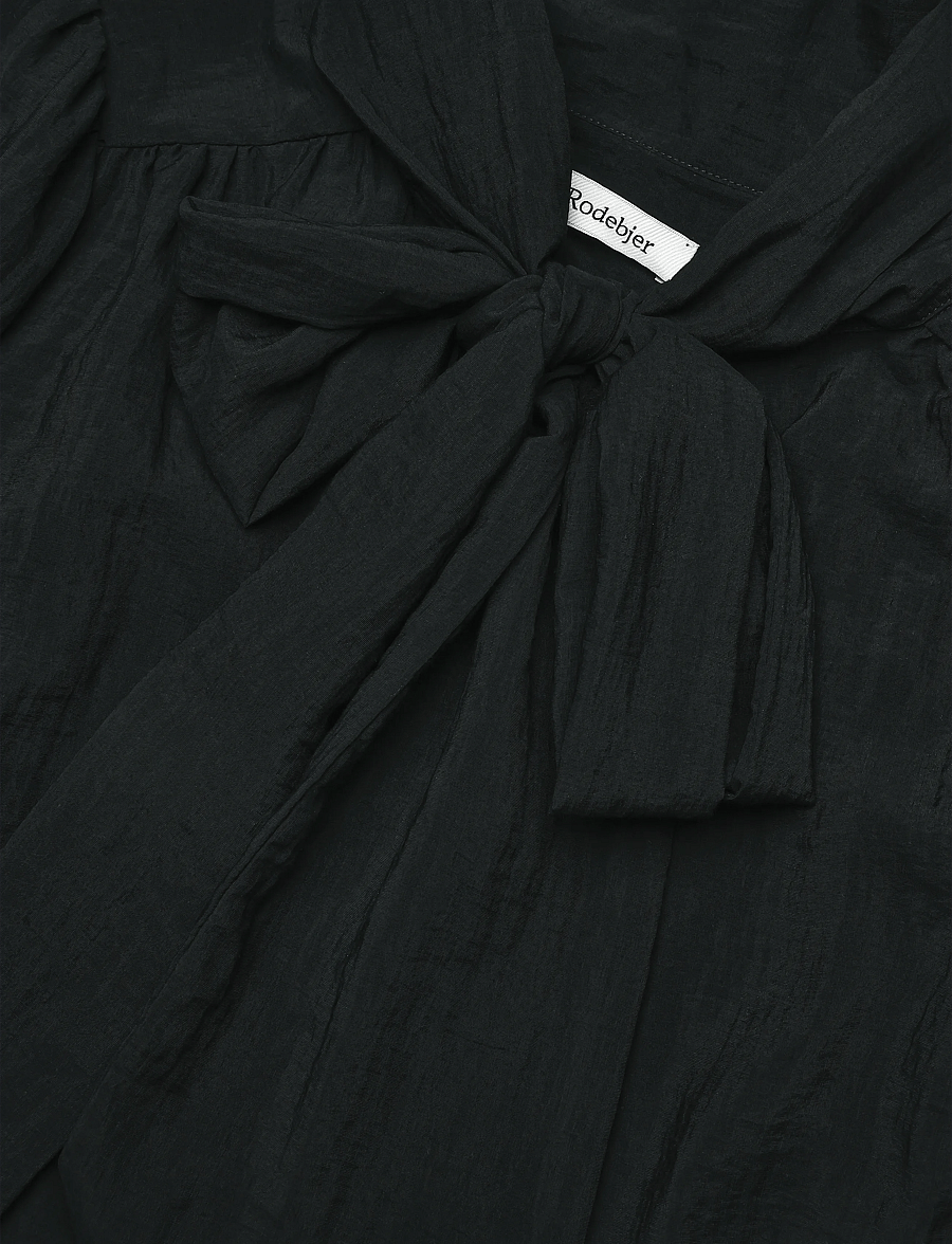 RODEBJER - Rodebjer Anya Airy Solid - kortärmade blusar - black - 2
