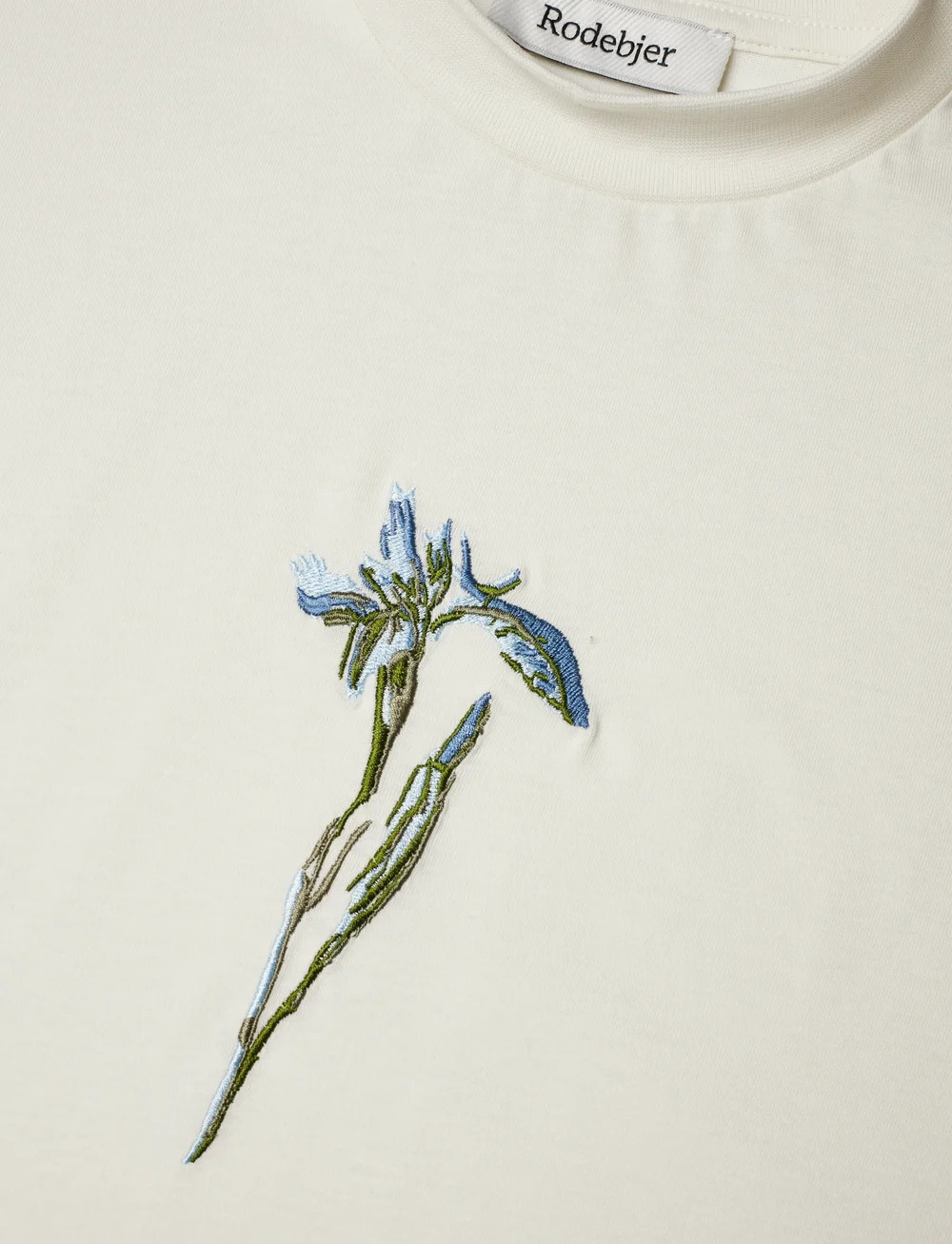 RODEBJER - Rodebjer Pop Embroidery - t-shirts & tops - gardenia cream - 2