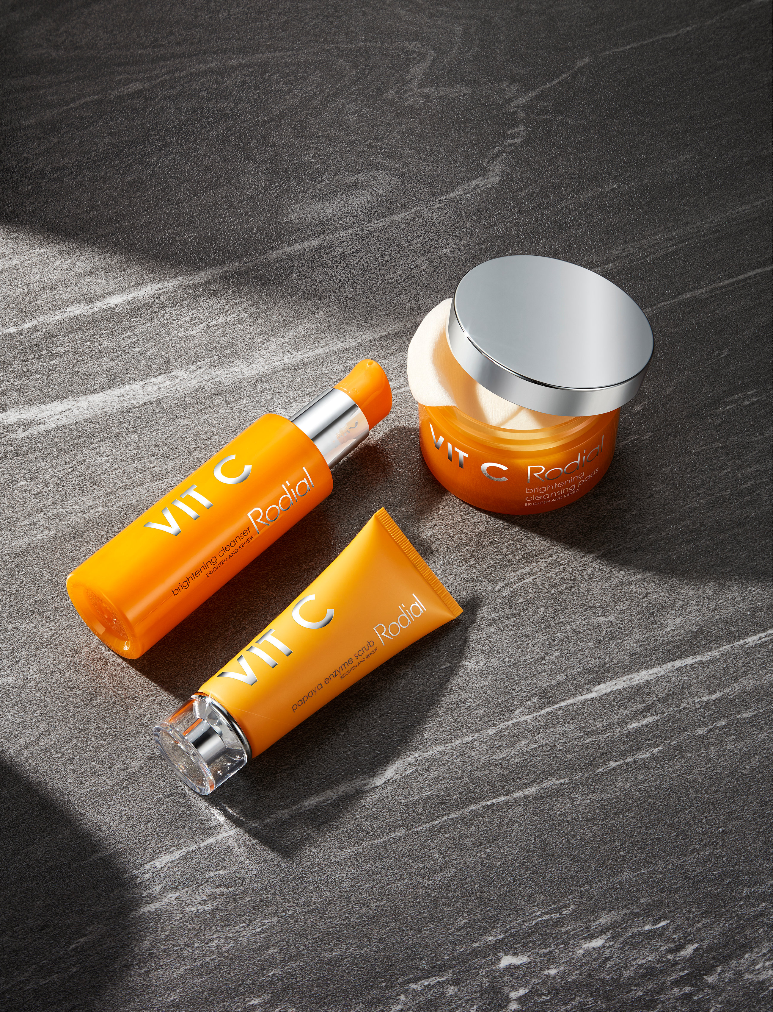 Rodial - Rodial Vit C Brightening Cleanser - rensegels - clear - 2
