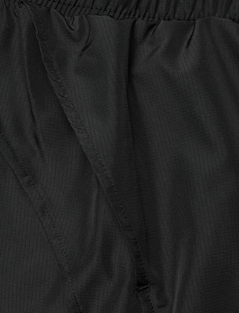 Röhnisch - Wind Shield Run Shorts - training shorts - black - 5