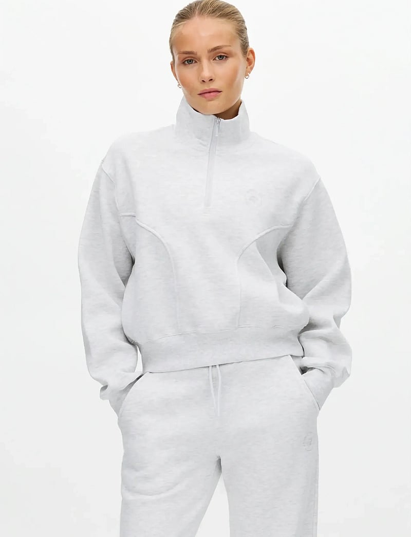 Röhnisch - Base Sweat Half Zip - sporta džemperi - light grey melange - 0