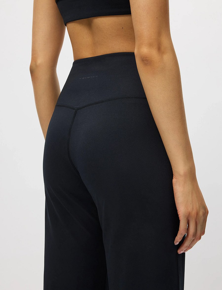 Röhnisch - Smoothflex HW Pants - trennipüksid - black - 3