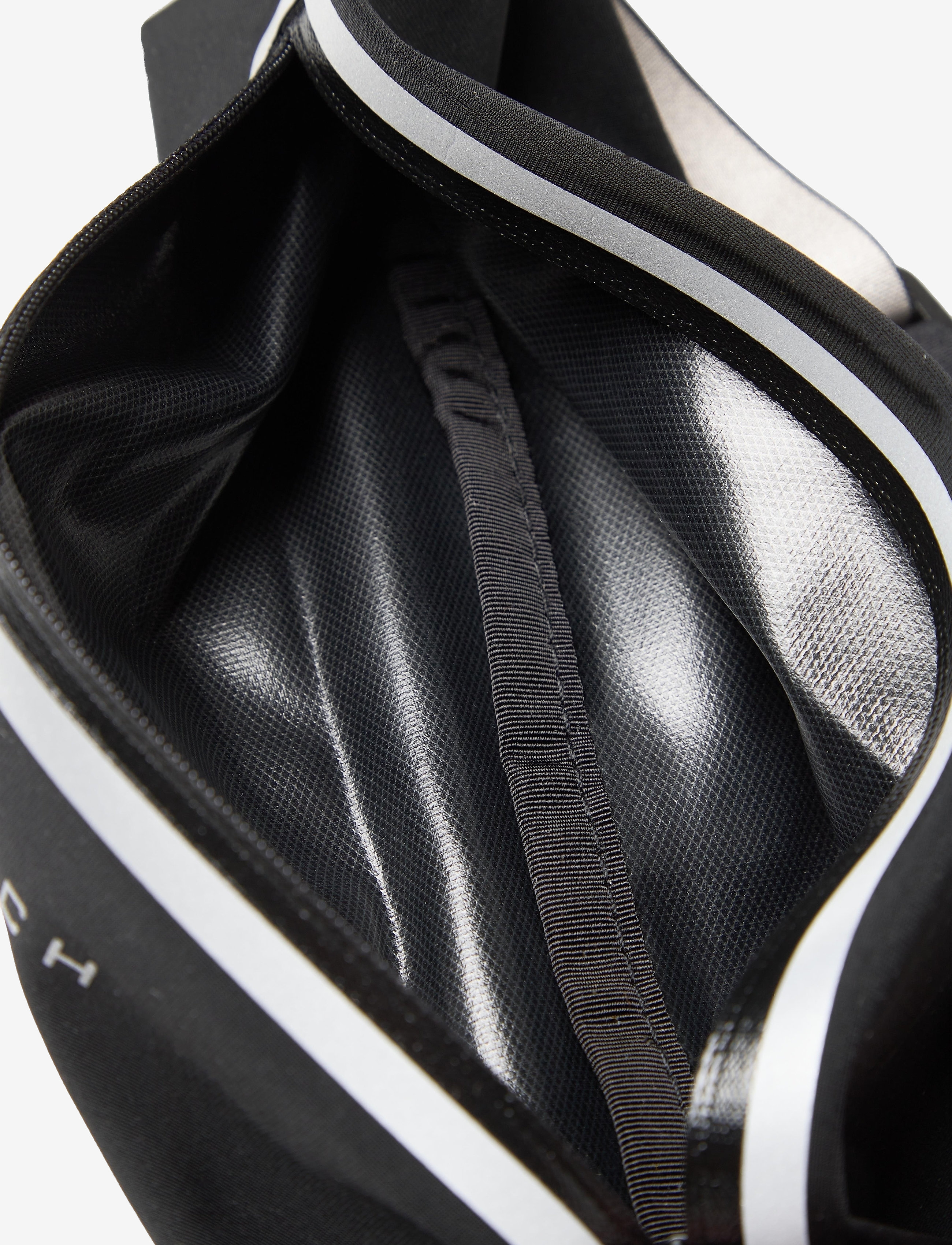 Röhnisch - Issa Expandable Running Belt - running equipment - black - 4