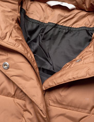 Röhnisch - Glacier Belt Coat - padded coats - thrush - 2