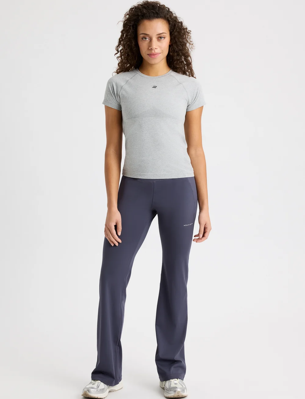 Röhnisch - Flattering High Waist Pants - trainingshosen - dk grey plum - 2
