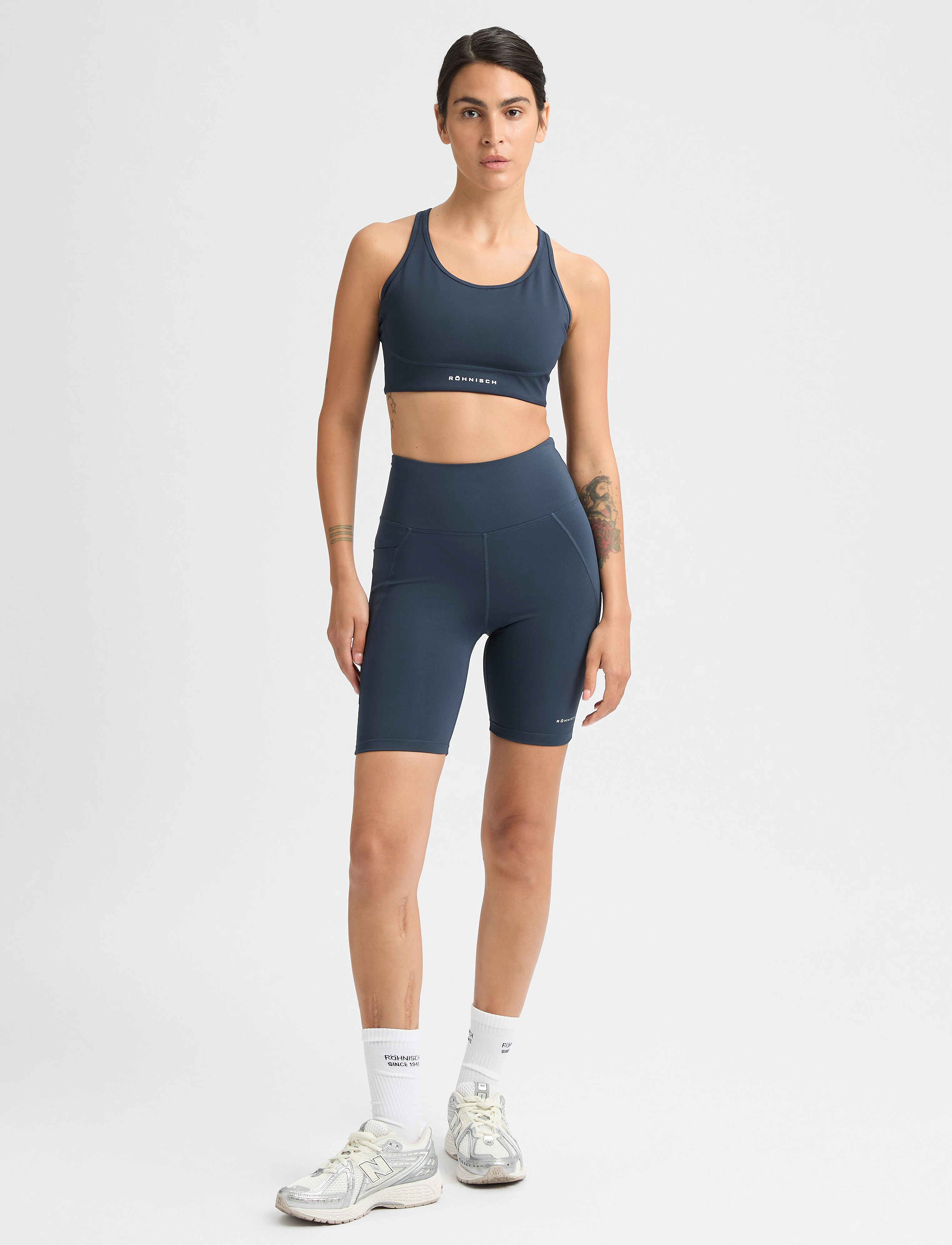 Röhnisch - Flattering High Waist Bike Tights - 1/2 længde - space navy - 3