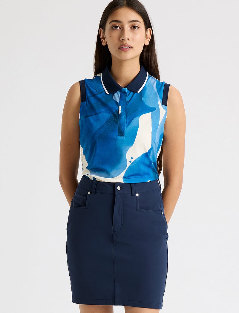 Röhnisch - Deni Sleeveless Poloshirt - toppe & t-shirts - blue aquarelle - 0