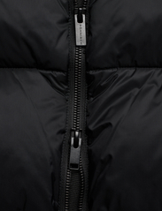 Röhnisch - Saint Puffer Jacket - toppatakit - black - 4