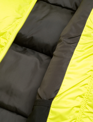 Röhnisch - Saint Puffer Jacket - down- & padded jackets - sulphur spring - 4