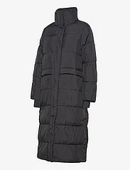 Röhnisch - Reign Coat - padded coats - black - 2