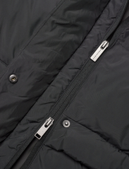 Röhnisch - Reign Coat - padded coats - black - 5